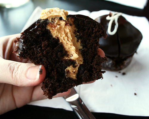 peanut butter chocolate cupcake